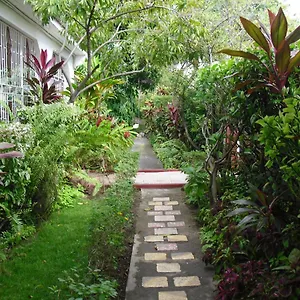 15 Min From The Airport In Jamaica Homestay Kingston